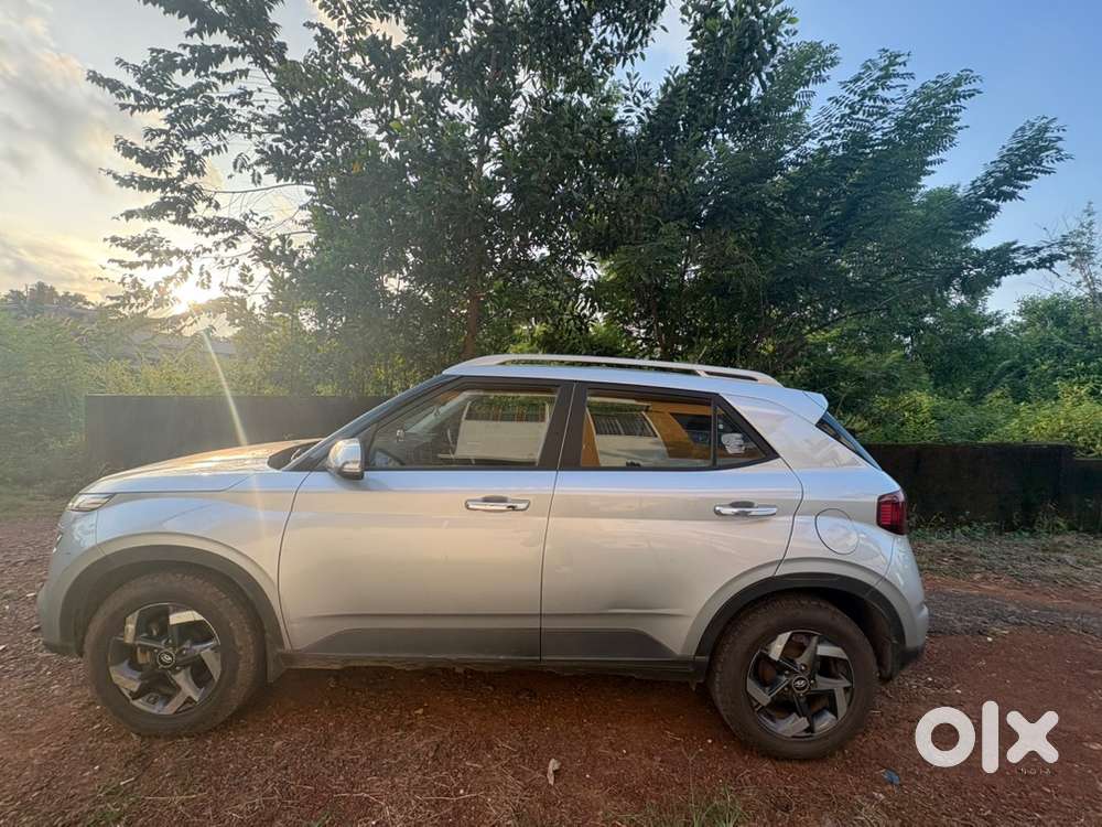 Hyundai Venue 2021 Petrol Well Maintained