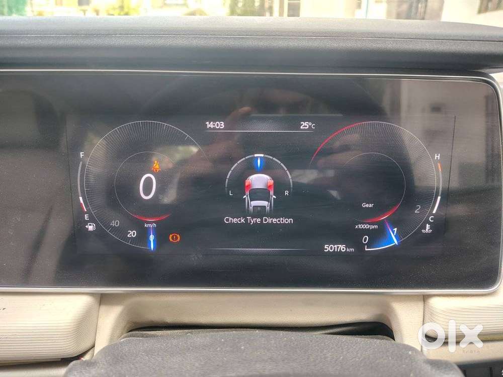 Mahindra Xuv700 2.0 Ax 5 Petrol Mt Str, 2022, Petrol