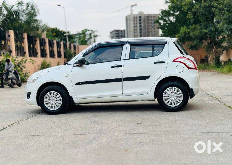 Maruti Suzuki Swift Lxi Optional-o, 2013, Cng & Hybrids