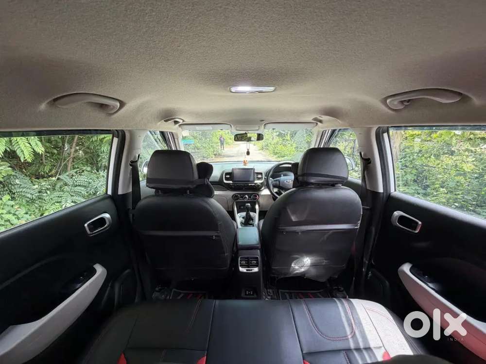 Hyundai Venue Petrol Manual 2024