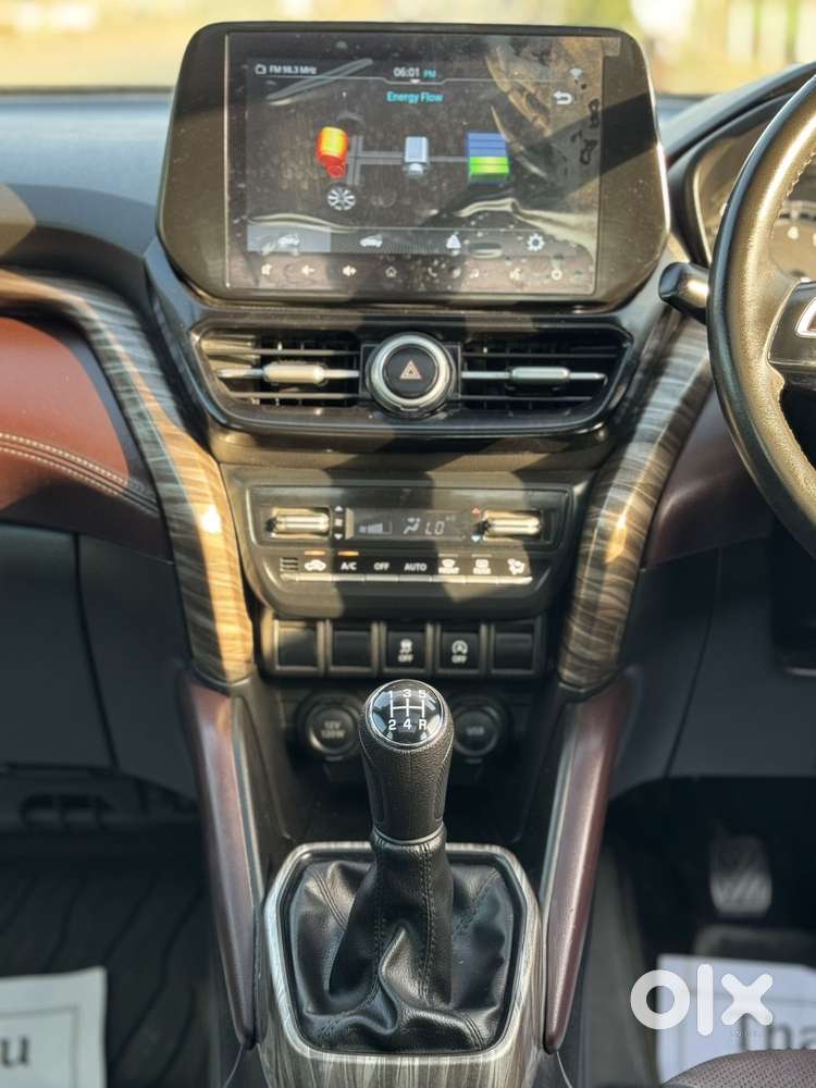 Maruti Suzuki Grand Vitara Smart Hybrid Alpha, 2022, Petrol