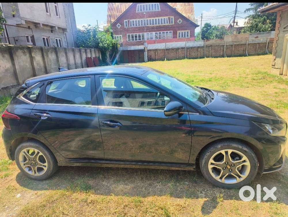 Hyundai I20 Sportz Petrol | Oct 2024 | 17,000 Km | 1st Owner | Mint