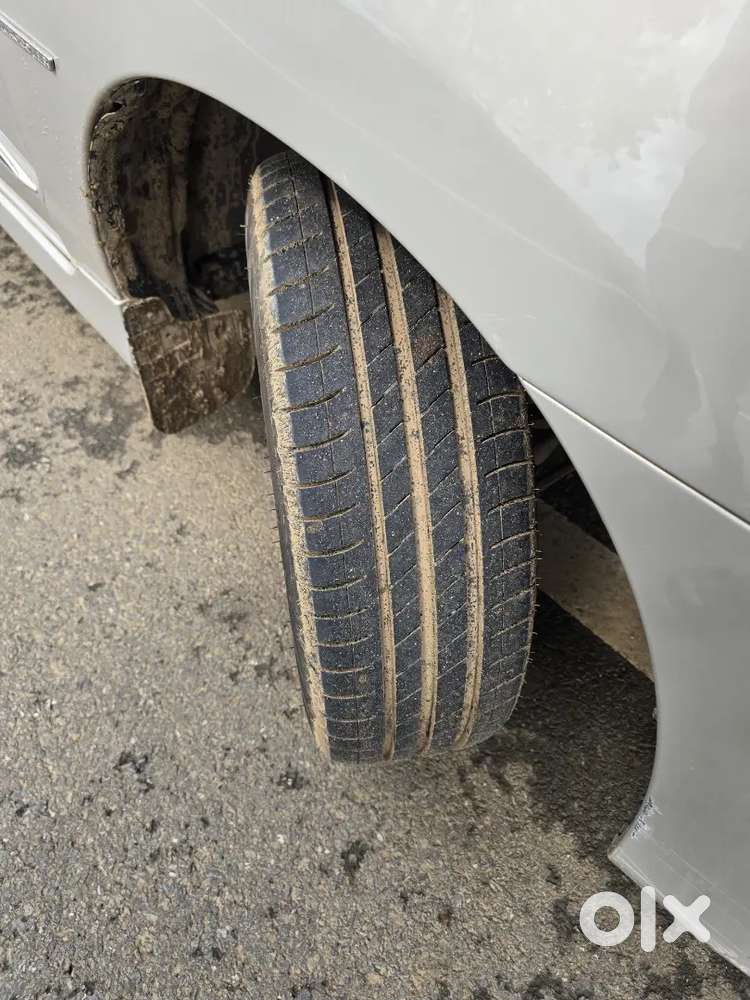 Toyota Innova Diesel 2015 125000 Km Driven