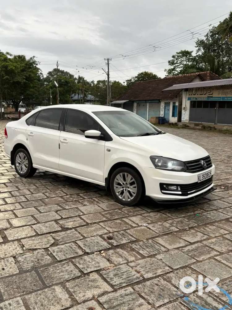 Volkswagen Vento Petrol Highline 2012