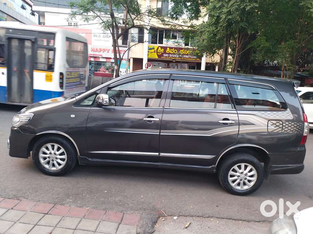 Toyota Innova 2.5 Gx (diesel) 7 Seater Bs Iv, 2015, Diesel