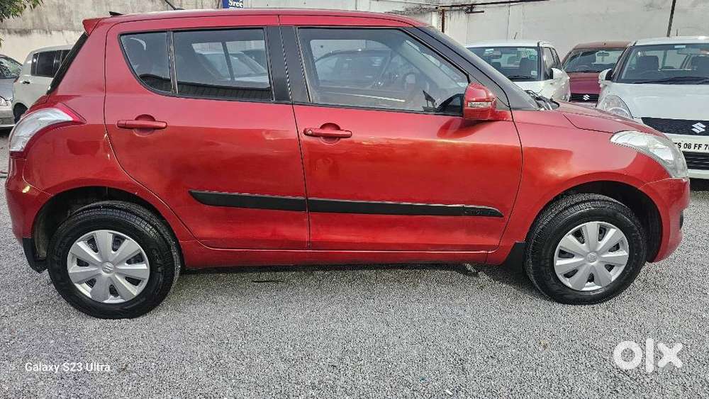 Maruti Suzuki Swift Vxi + Manual, 2013, Petrol