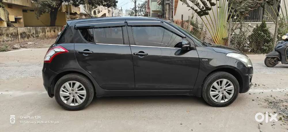 Maruti Suzuki Swift 2017. గ్రే కలర్