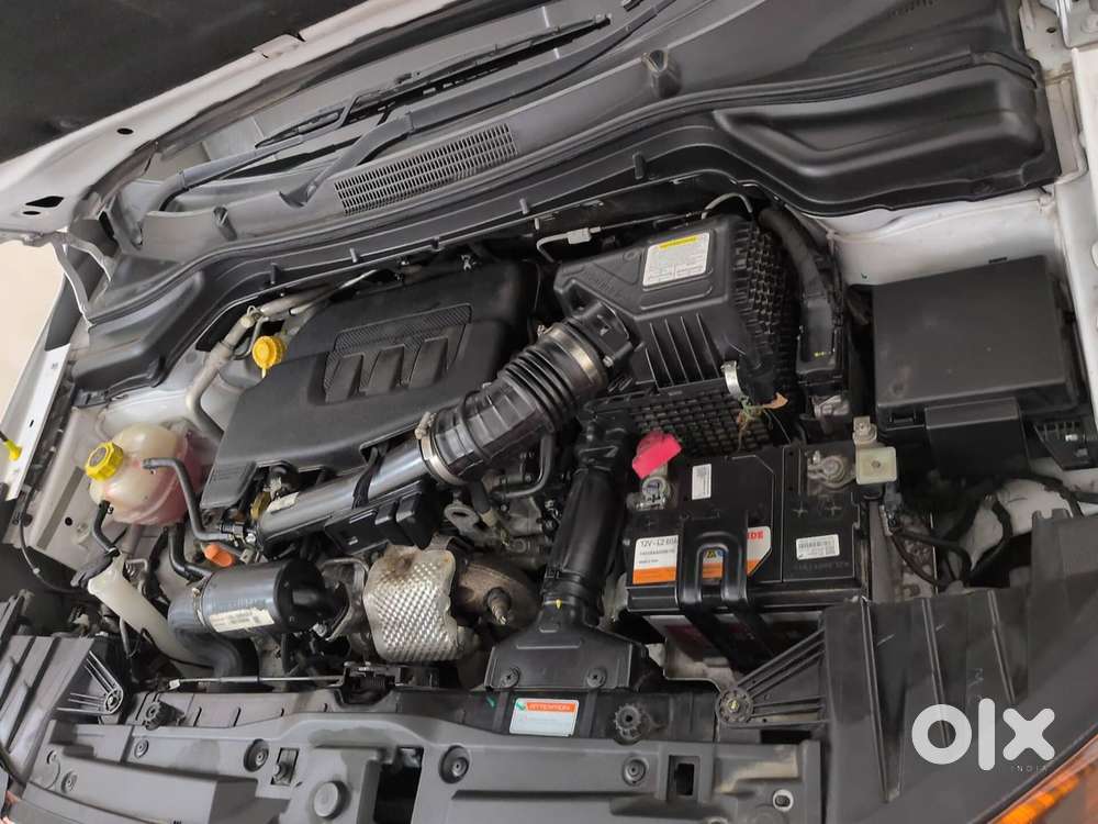 Mahindra Xuv300 1.2 W6 Amt Petrol, 2024, Petrol