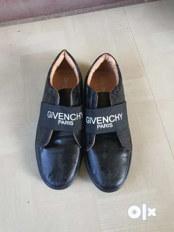 Givenchy slipper outlet price