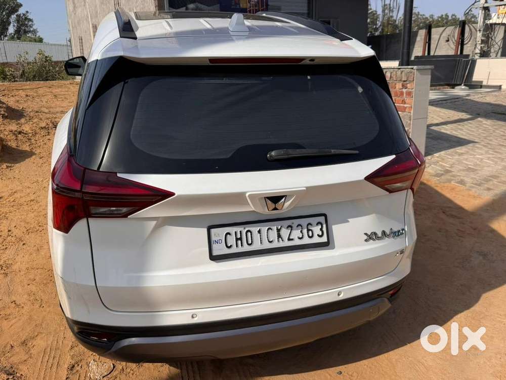 Mahindra Xuv700 2022 Diesel Well Maintained