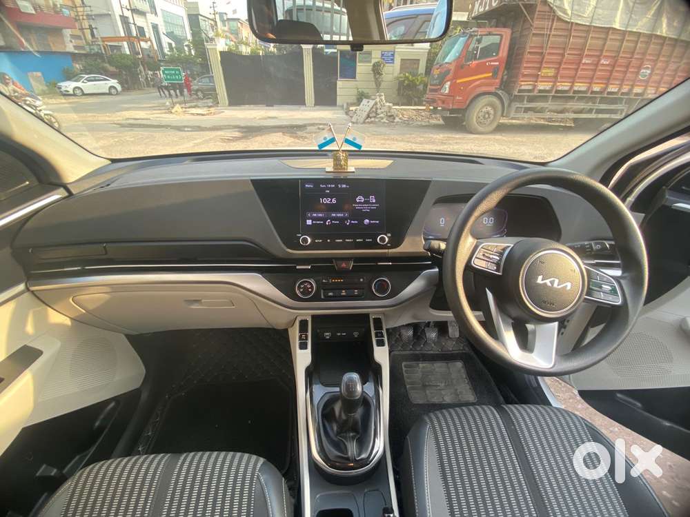 Kia Carens 1.5 Prestige 7 Str, 2024, Petrol