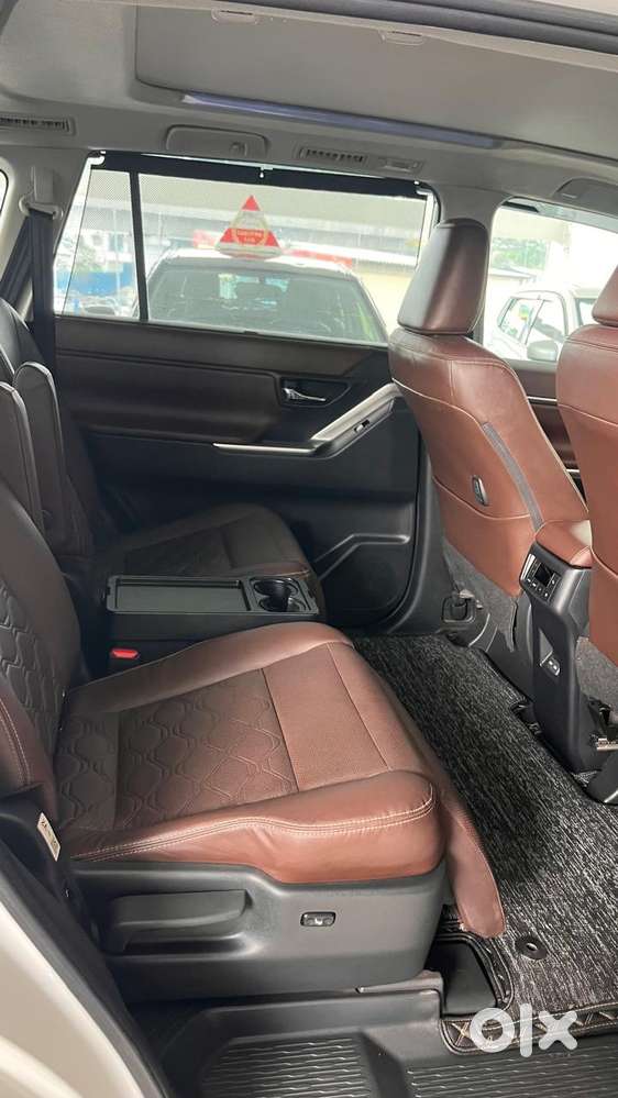 Toyota Innova Hycross 2.0 Zx (o) Hybrid 7 Str, 2024, Petrol