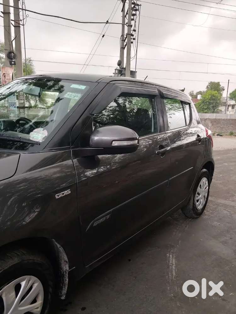 Maruti Suzuki Swift 2015 Diesel 82000 Km Driven,dr. Car
