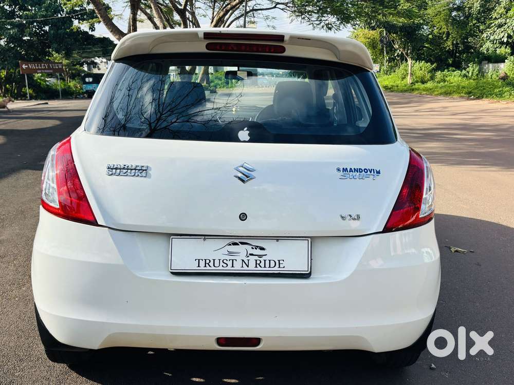 Maruti Suzuki Swift Vxi With Abs, 2016, Petrol