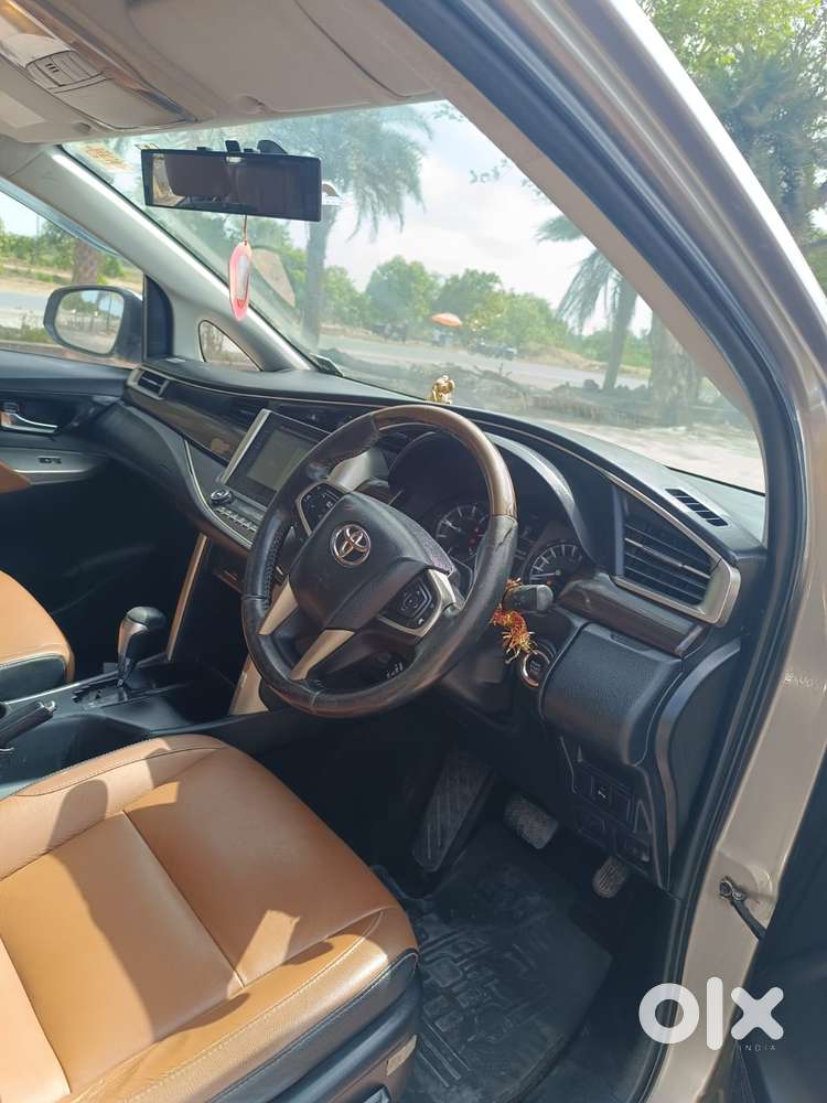 Toyota Innova Crysta 2.8z Automatic, 2016, Diesel