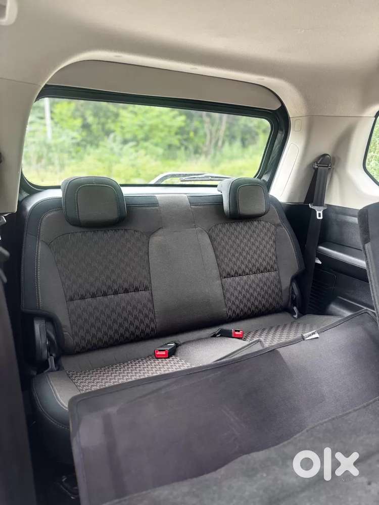 Mahindra Scorpio N Z4 Petrol Mt 7 Str, 2024, Petrol