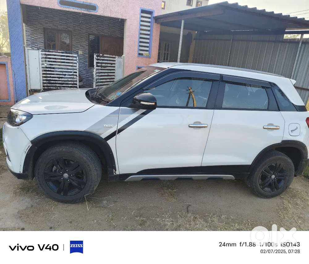 Maruti Suzuki Brezza 2016 Diesel 104000 Km Drivenshiroom Mentain