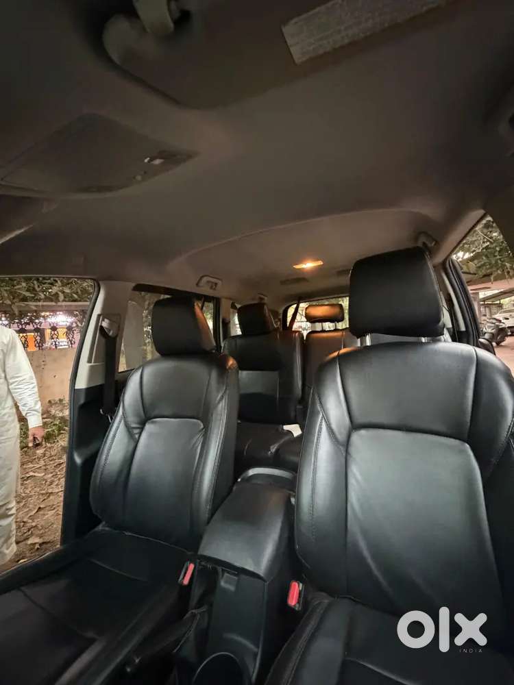 Toyota Innova Crysta 2017 Diesel 111000 Km Driven.