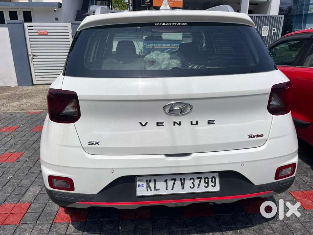 Hyundai Venue 2021 Petrol Well Maintained
