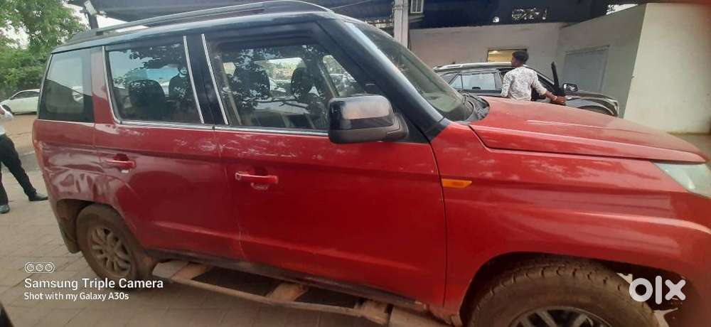 Mahindra Tuv 300 T10, 2018, Diesel