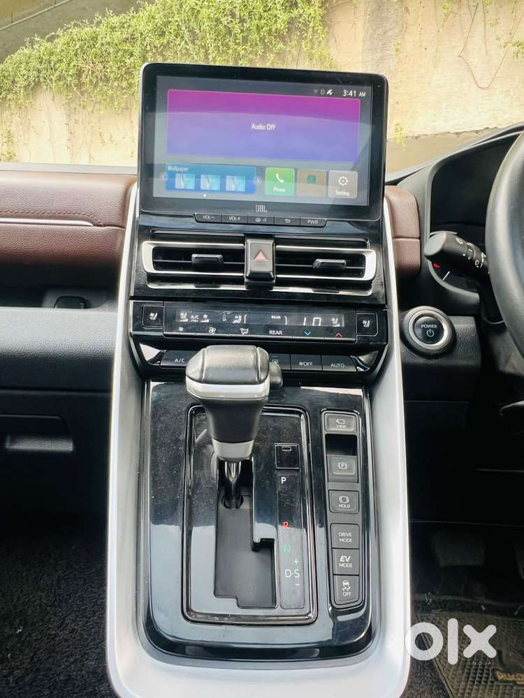 Toyota Innova Hycross 2.0 Zx Hybrid 7 Str, 2024, Petrol