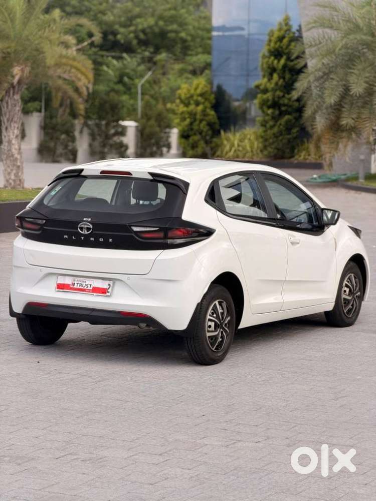 Tata Altroz Xe Petrol, 2021