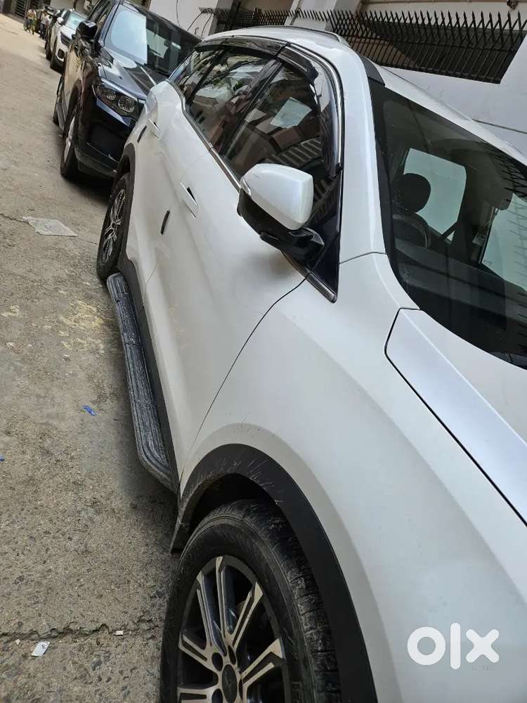 Mahindra Xuv700 Ax7 2022