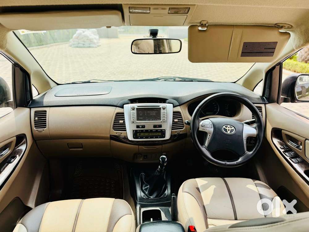 Toyota Innova 2.5 V 8 Str, 2015, Diesel