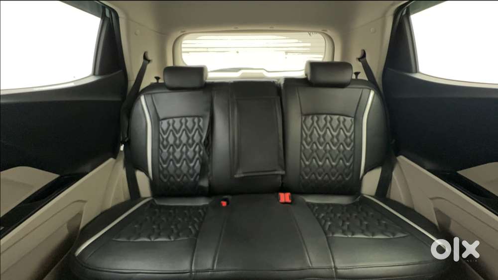 Mahindra Xuv300 W8, 2022, Petrol