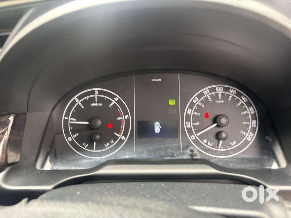 Toyota Innova Crysta 2.4 G Mt 7 Str, 2024, Diesel