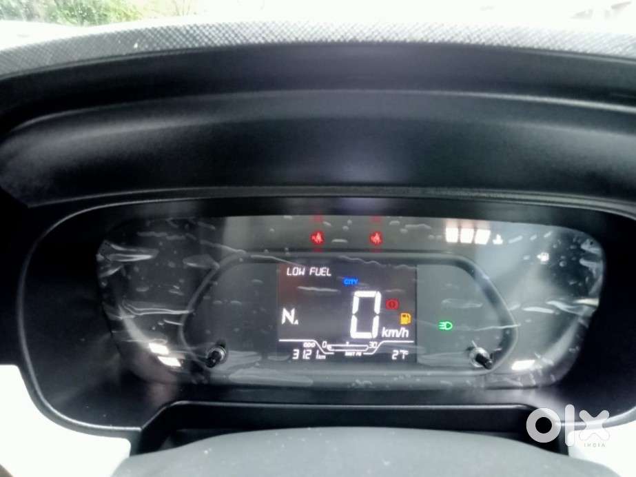 Tata Punch Accomplished Amt Sunroof, 2025, Petrol