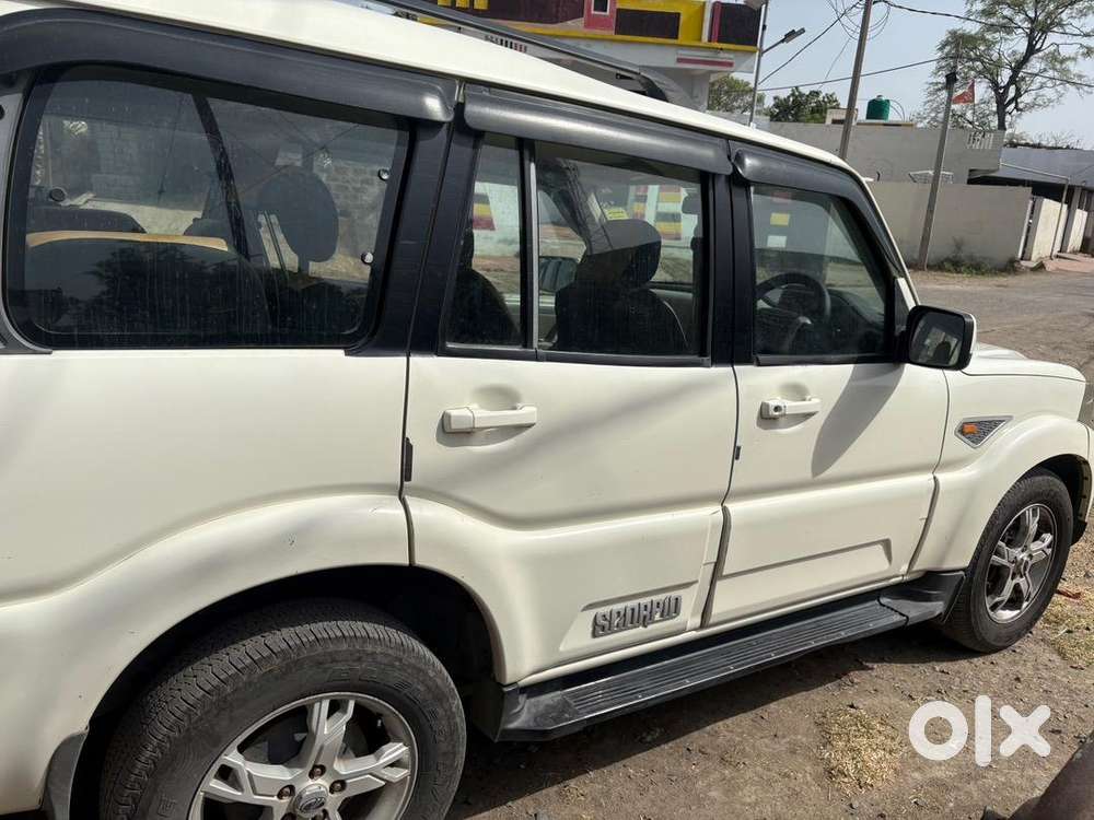 Mahindra Scorpio 2015