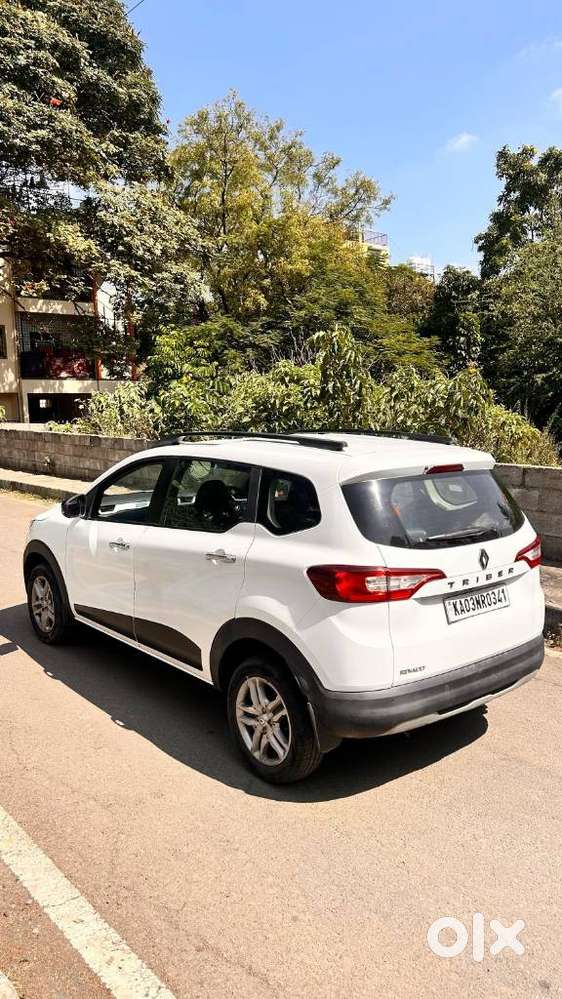 Renault Triber Rxz, 2023, Petrol