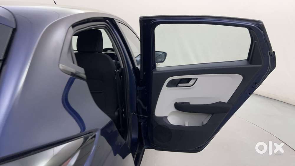 Tata Altroz Xz, 2023, Petrol