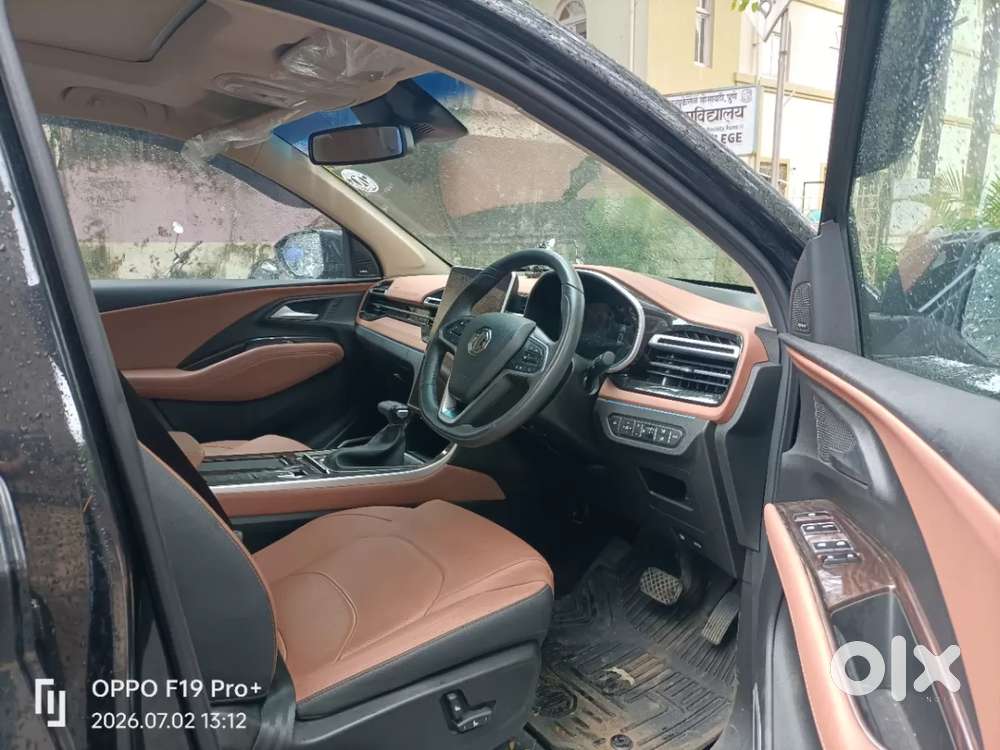 Mg Hector Plus Savvy Pro 1.5 Turbo Petrol Cvt 7 Str, 2025, Petrol