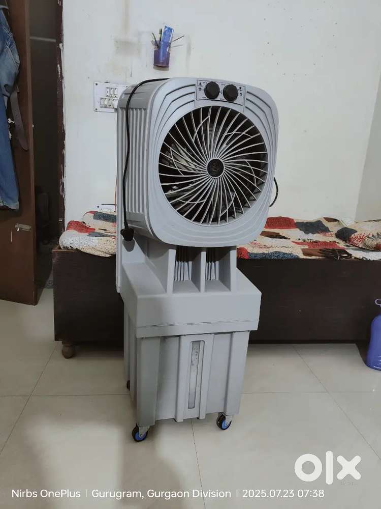 6-Month-Old Mini Commercial Cooler – High Speed, Excellent