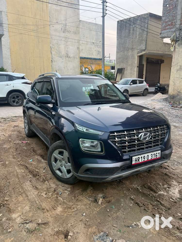 Hyundai Venue 2021 Petrol Well Maintained