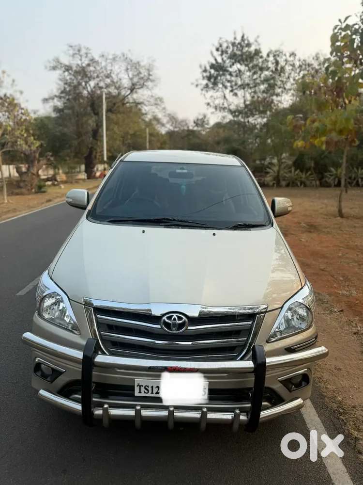 Toyota Innova 2015 Diesel 190000 Km Driven