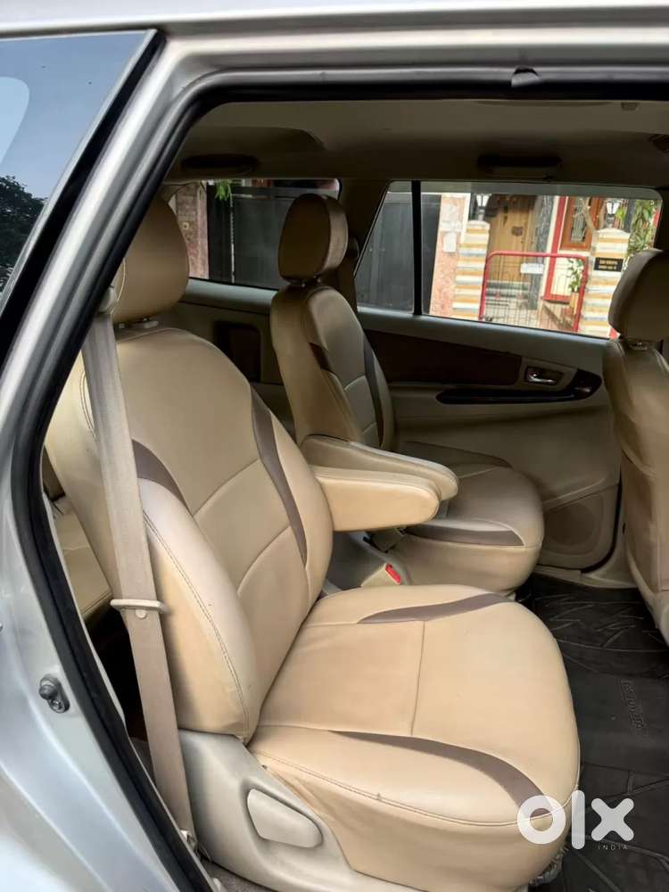 Toyota Innova 2.5 Vx 7 Seater Bs Iv, 2012, Diesel