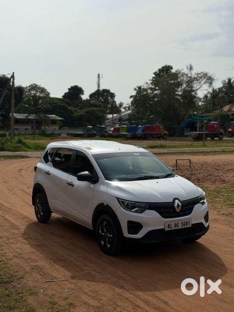 Renault Triber 1.0 Rxe, 2021, Petrol