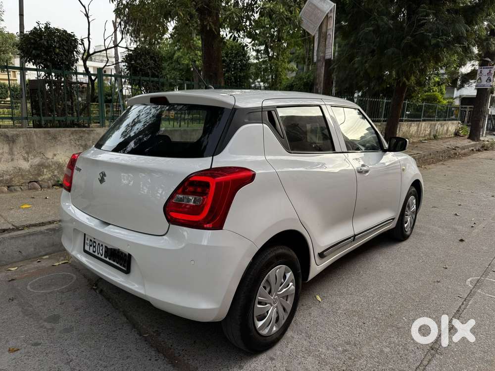 Maruti Suzuki Swift 1.2 Lxi (o), 2022, Petrol