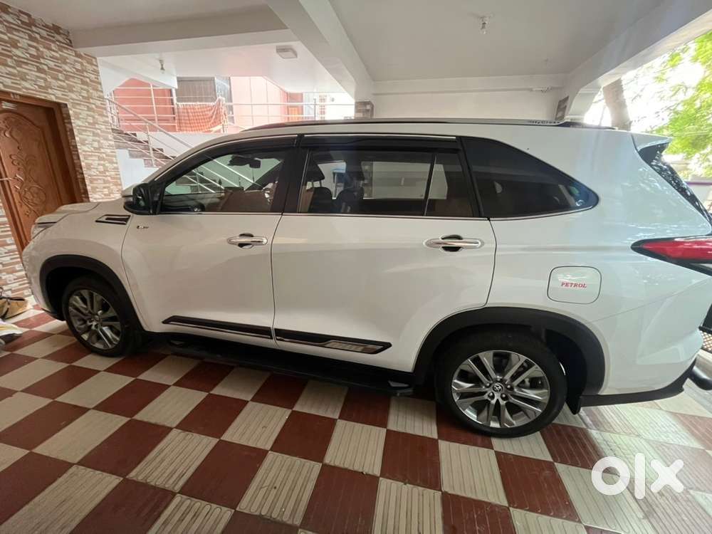 Toyota Innova Hycross 2025 Hybrid
