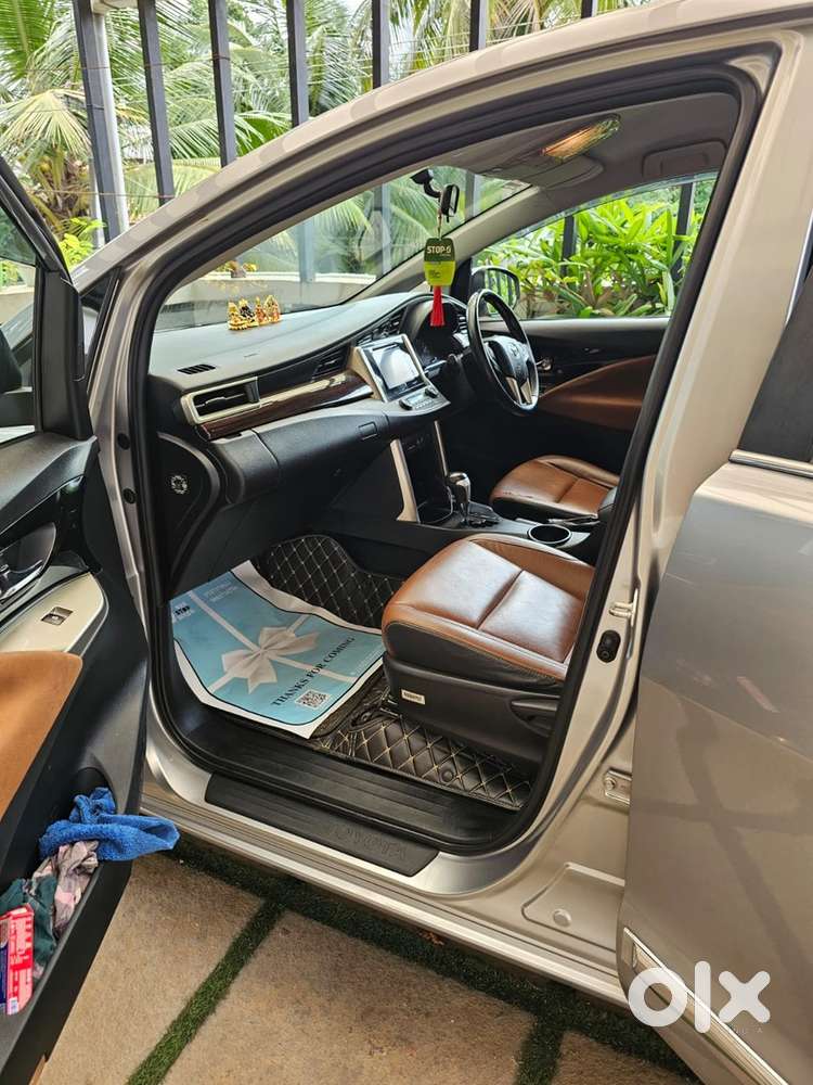 Toyota Innova Crysta 2.8z At Top Variant