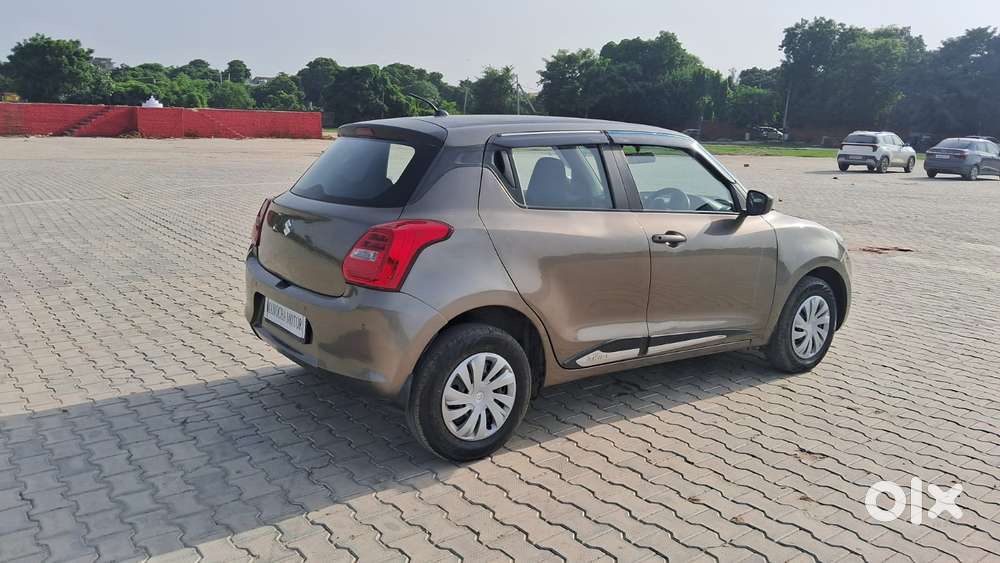 Maruti Suzuki Swift 1.2 Lxi (o), 2023, Petrol