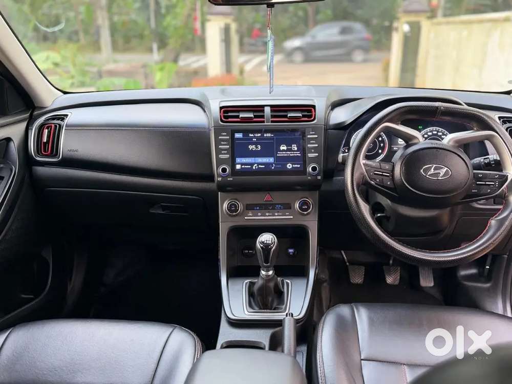 Hyundai Creta S Plus Knight Edition Petrol Manual Sunroof