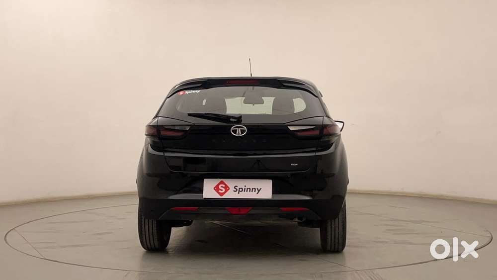 Tata Altroz 1.2 Xza Plus Dark Edition Dct, 2023, Petrol