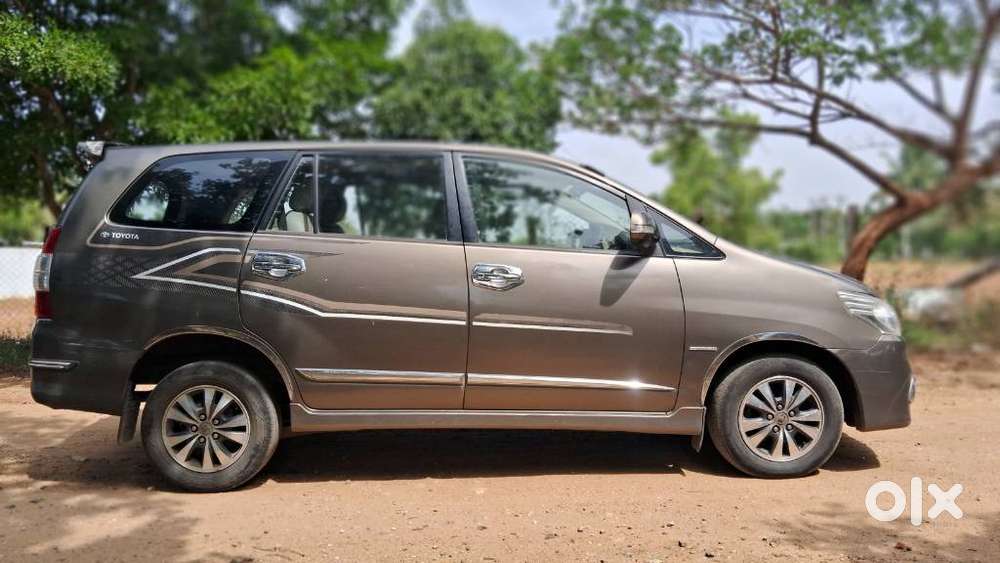 Toyota Innova 2.5 Vx 7 Seater Bs Iv, 2015, Diesel