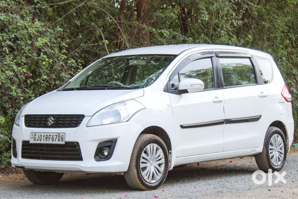 Maruti Suzuki Ertiga Vxi At Petrol, 2014, Petrol