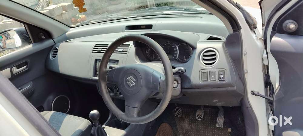 Maruti Suzuki Swift Vxi 1.2 Abs Bs-iv, 2011, Petrol
