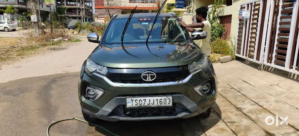 Tata Nexon Xma Sunroof(automatic)